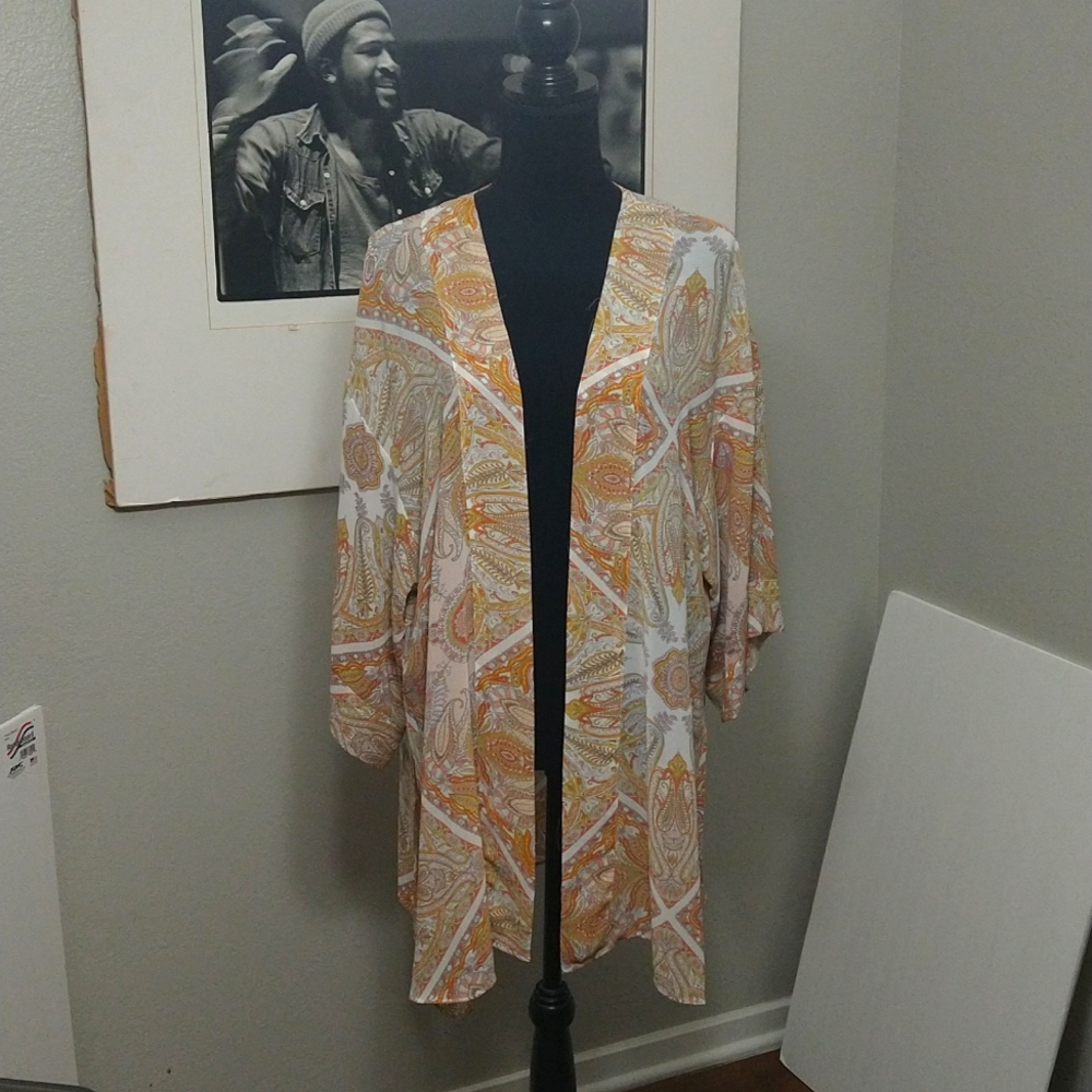 Forever 21 Large Sheer Paisley Abstract Floral Mandala Print Cover Up